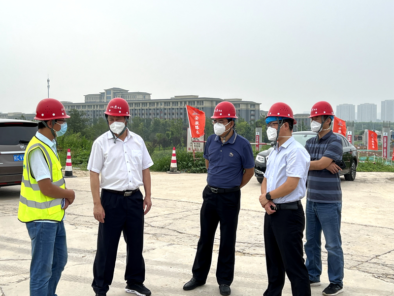 蚌埠市委常委、市委秘書長、懷遠(yuǎn)縣委書記王慶武到G206-03標(biāo)項(xiàng)目調(diào)研指導(dǎo)工作